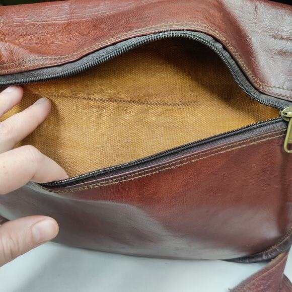 Satchel & Fable 11.5" Crossbody Vintage Brown Leather Handmade Messenger Bag - Picture 4 of 16